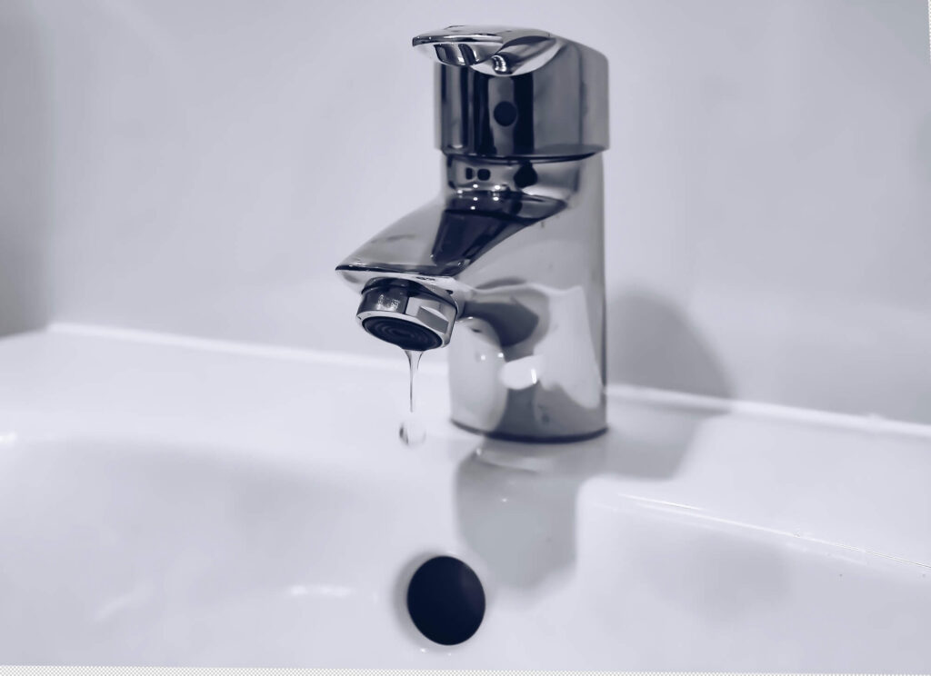 dryppende vandhane